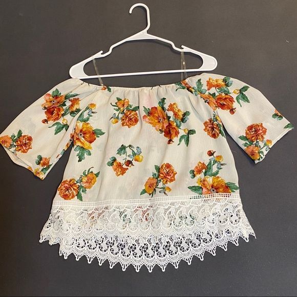 floral off-shoulder top - Picture 3 of 3